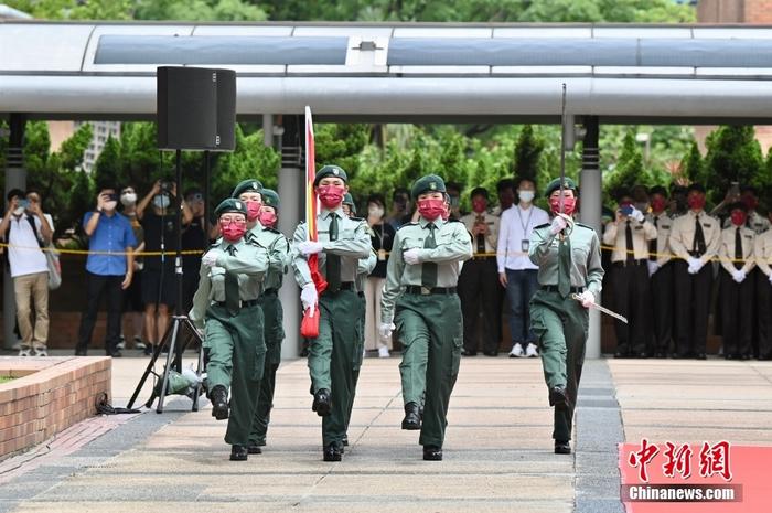 （香港回歸25周年）香港理工大學舉行“七一”升旗儀式