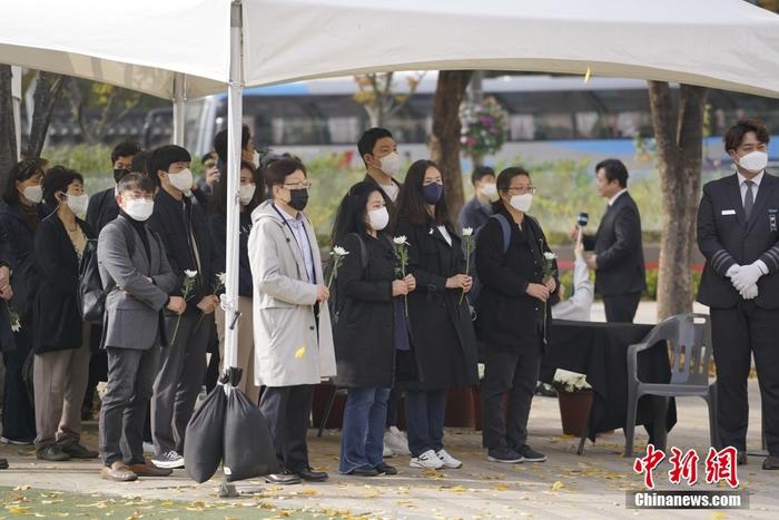 首爾市區設立多處吊唁堂悼念梨泰院踩踏事故遇難者